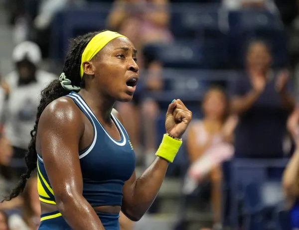 Gauff overcomes Zheng to win WTA Finals